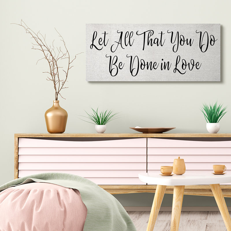 Citation «Be Done In Love», typographie minimale, Toile tendue, H 17 po x l 40 po