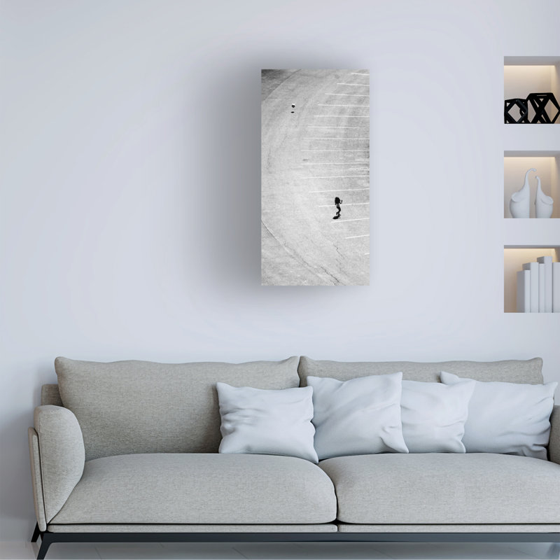 Art sur toile, "La fille et sa balle" par Jian Wang, H 47 po x l 24 po
