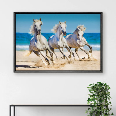 Courir les chevaux IDÉE4WALL, reproduction d'art sur toile encadrée, plage tropicale, île, cheval, étalons, animaux, photographie, nature, réalisme, paysage rustique, portrait, faune, campagne, salon, chambre à coucher, bureau