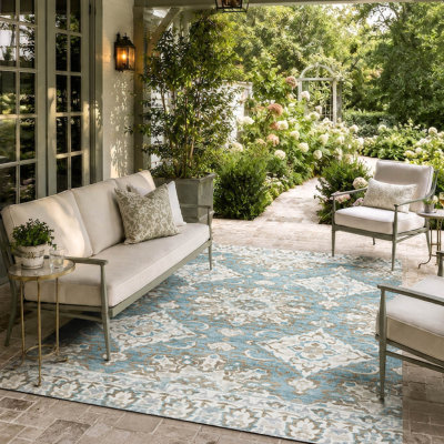 Lamanna Washable Oriental Indoor / Outdoor Rug