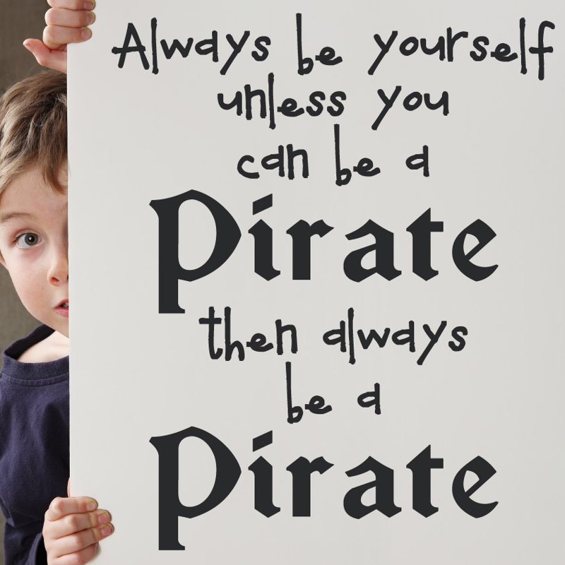 Décalcomanie murale toujours en pirate, H 38 po x l 31 po x P 0,01 po, Noir