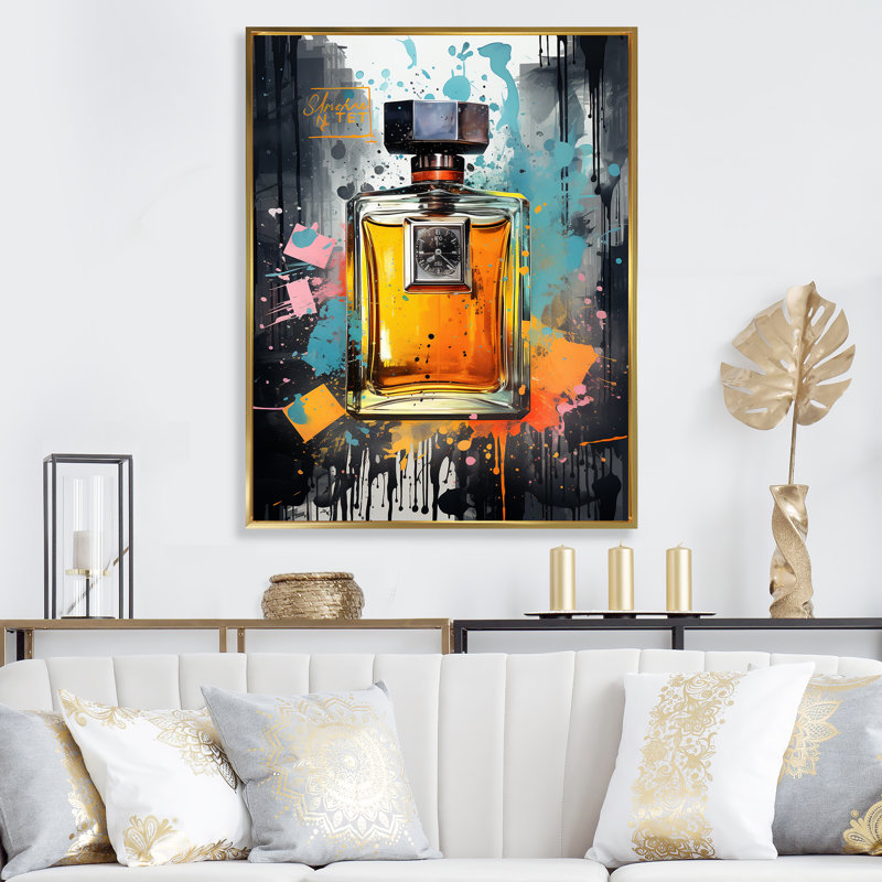 «Blue Fragrant Bottles Of Perfumes 1», art mural parfums, Cadre flottant doré, 32" H x 16" W