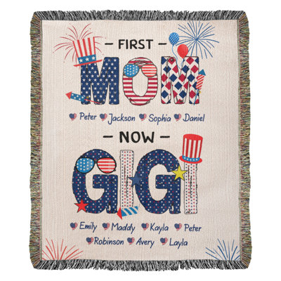 Couverture personnalisée avec des noms First Mom Now Gigi