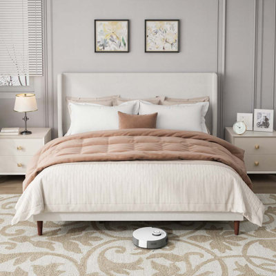 Lit tapissier en chenille
