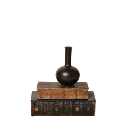 Semi-Matte Porcelain Mini Beauty Vase