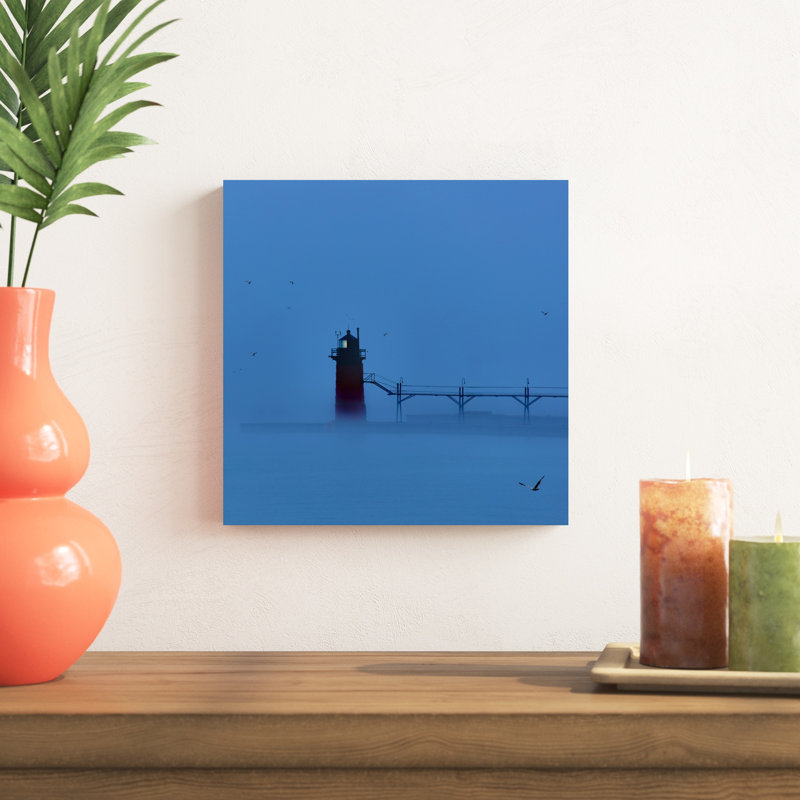 Phare la nuit II, H 12 po x l 12 po