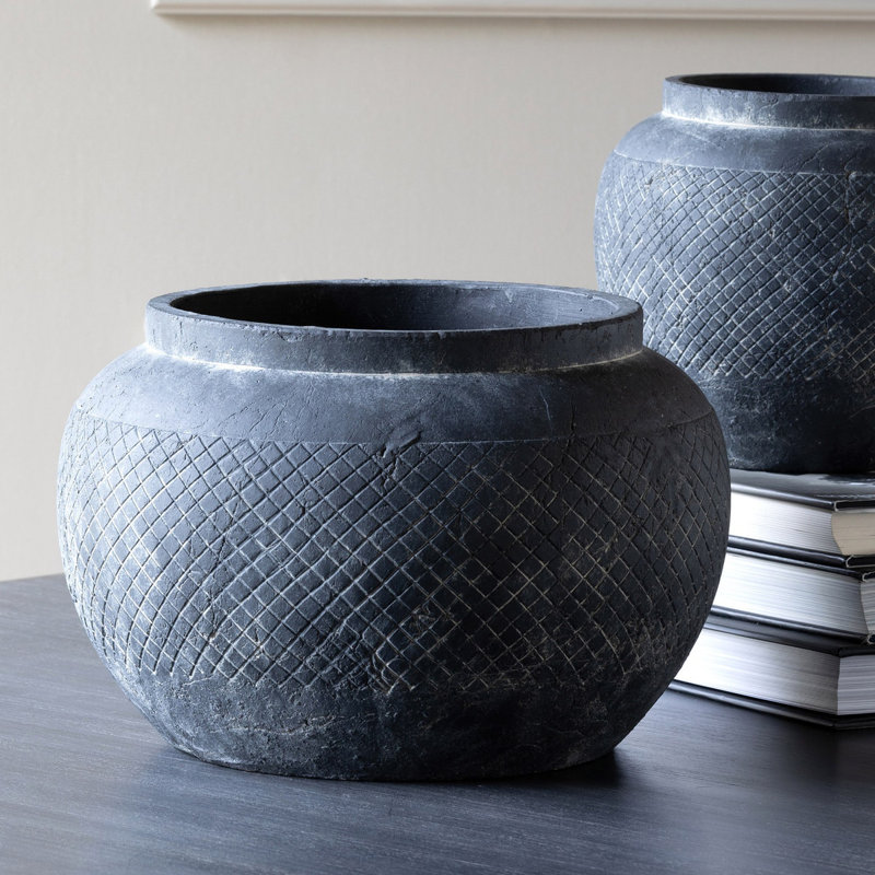 Yucca Round Planter, 8.75" H x 10" W x 10" D
