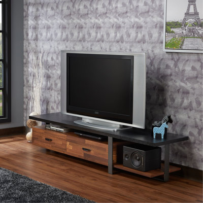 Meuble télé de style industriel en noyer et noir avec compartiments ouverts et supports contemporains pour téléviseurs à écran plat de 50 à 59 po