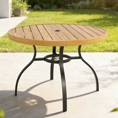 Round Faux Wood Slat Patio Table 47" With Umbrella Hole, Realistic Wood Grain Top + Matte Black High-quality Iron Legs, Rust-resistant Outdoor Dining Table For Garden Patio Balcony
