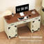 Bureau de direction 52,8 po avec trois tiroirs, deux armoires et une station de charge, bureau à domicile pour bureau à domicile, chambre à coucher