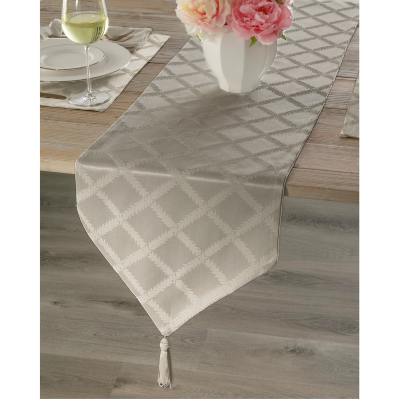 Lenox Laurel Leaf Runner, Platinum