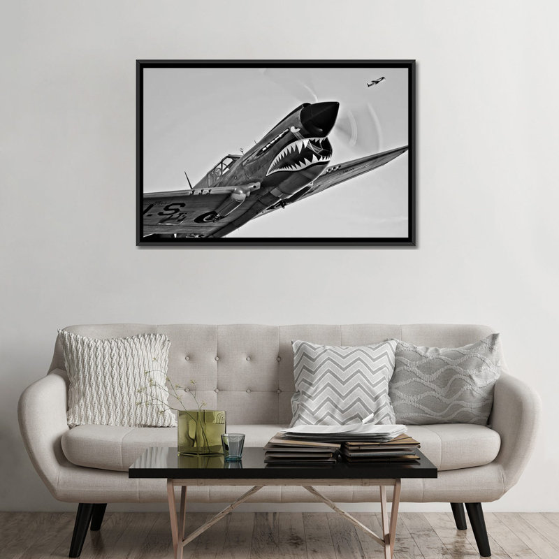 « a curtiss p-40e warhawk », reproduction de photo sur toile, H 18 po x l 26 po x P 1,5 po, Toile avec cadre noir