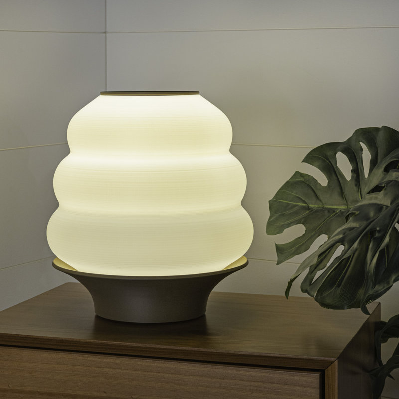 Lampe de table à DEL à intensité variable en plastique à imprimé 3D 12 po Kyriel Honey Pot, Blanc, Brun