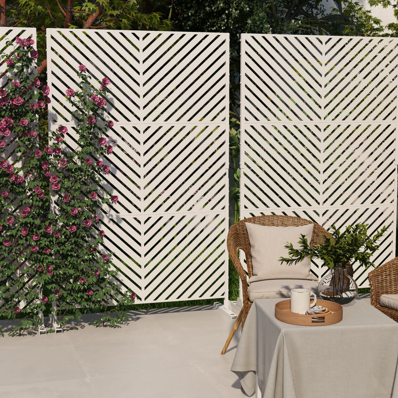 Series Metal Privacy Screen, White
