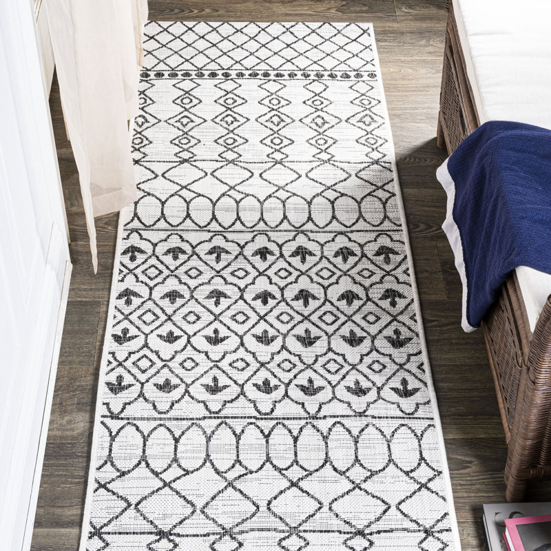 Wisser Tribal Bohemian Ivory/Black Indoor/Outdoor Rug, Runner 2'2" x 10'