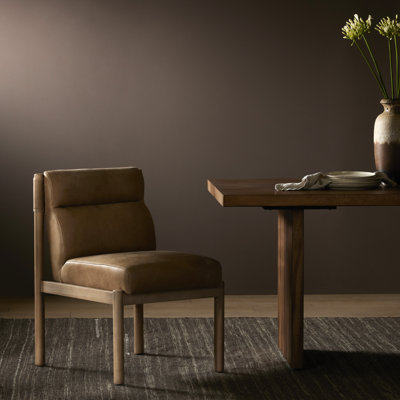 Chaise d'appoint rembourrée Arbella