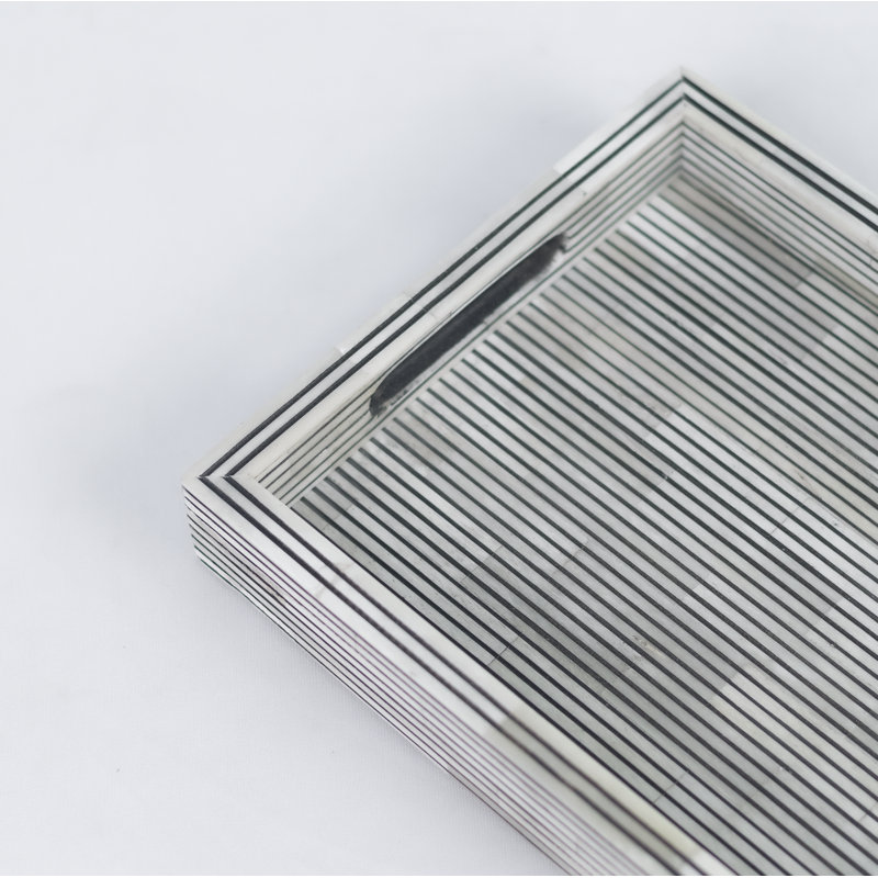 Ensemble de 4 plateaux de service et sous-verres fabriqués à la main à fines rayures 