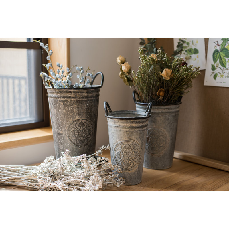 Desmond Metal Pot Planter