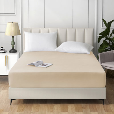 Extra Deep Pocket Microfiber Solid Fitted Sheet