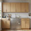 Ensemble d'armoires de cuisine moderne avec structure en bois de frêne, placage de chêne blanc, portes à fermeture en douceur, tablettes réglables et évier de 36 po