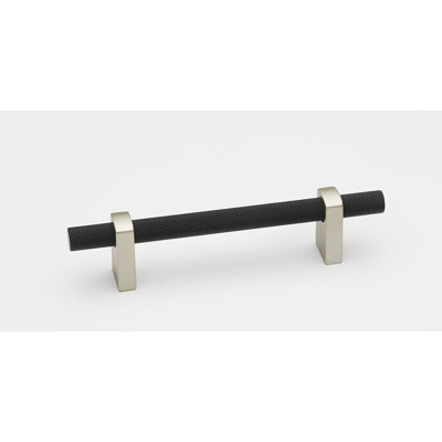 Vita Bella Knurled Bar Pull