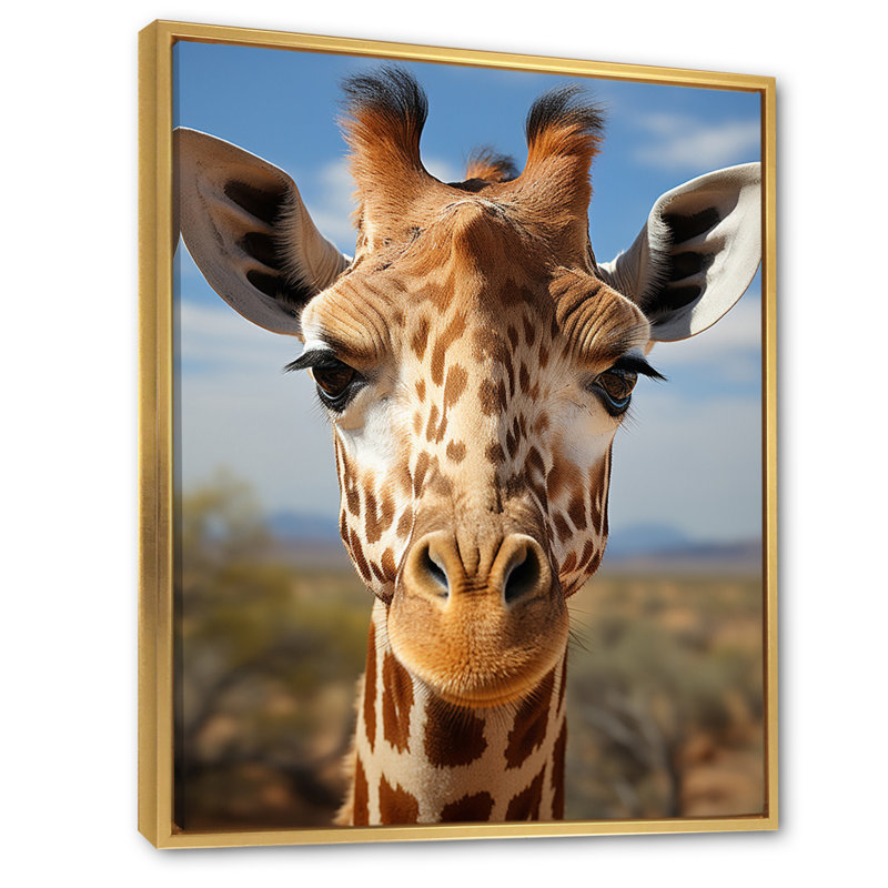 «Blue Giraffe Portrait I», reproduction d'art sur toile, H 40 po x l 30 po x P 1,5 po, Cadre flottant doré