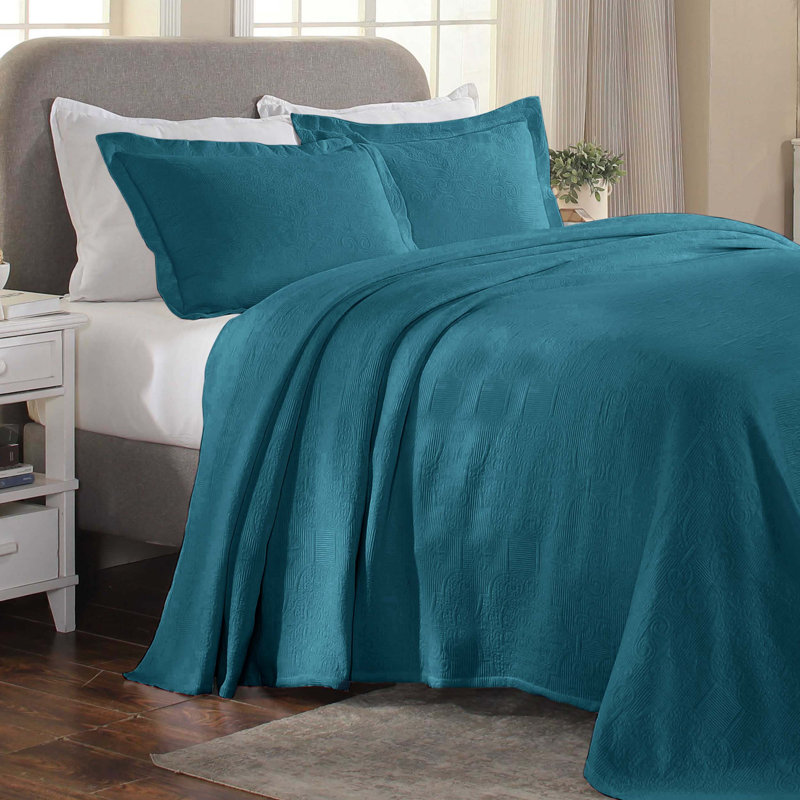 Superior Florin Matelasse Jacquard Scrolling Medallion Cotton Bedspread Set With Pillow Shams, Deep Sea, Twin + 1 Shams