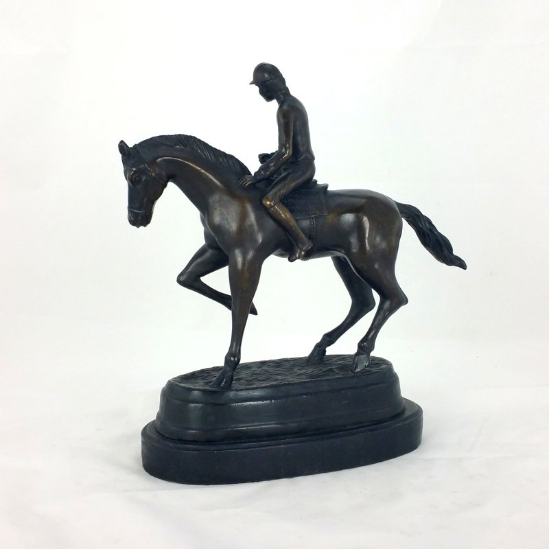 Figurine cheval à cheval avec jockey