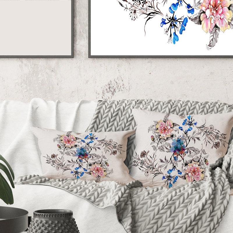 Fleurs sauvages bleues et roses - coussin traditionnel imprimé, 18" x 18"