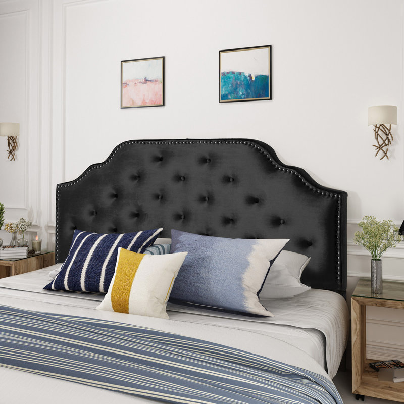 Grande tête de lit moderne et tête de lit double - tapissier en velours avec coutures à boutons et bordure cloutée délicate