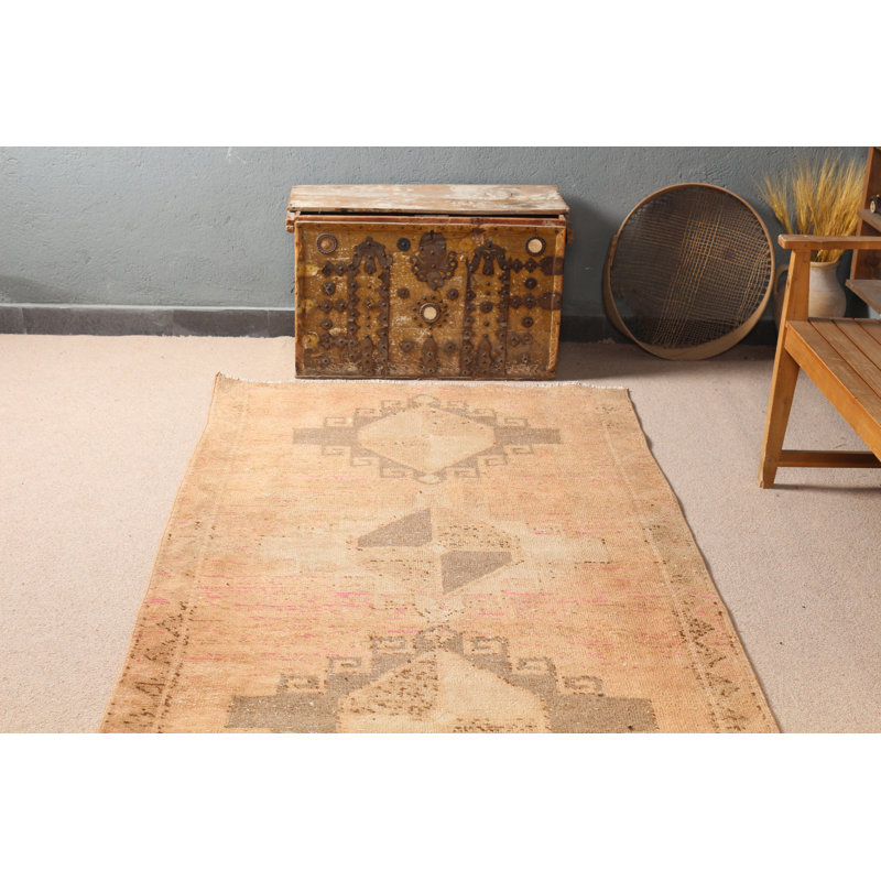 Découvrez le tapis de couloir turc rétro à motif géométrique bohémien dans des tons de rose et de beige