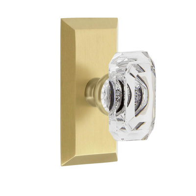 Grandeur Fifth Avenue Short Plate With Baguette Crystal Knob