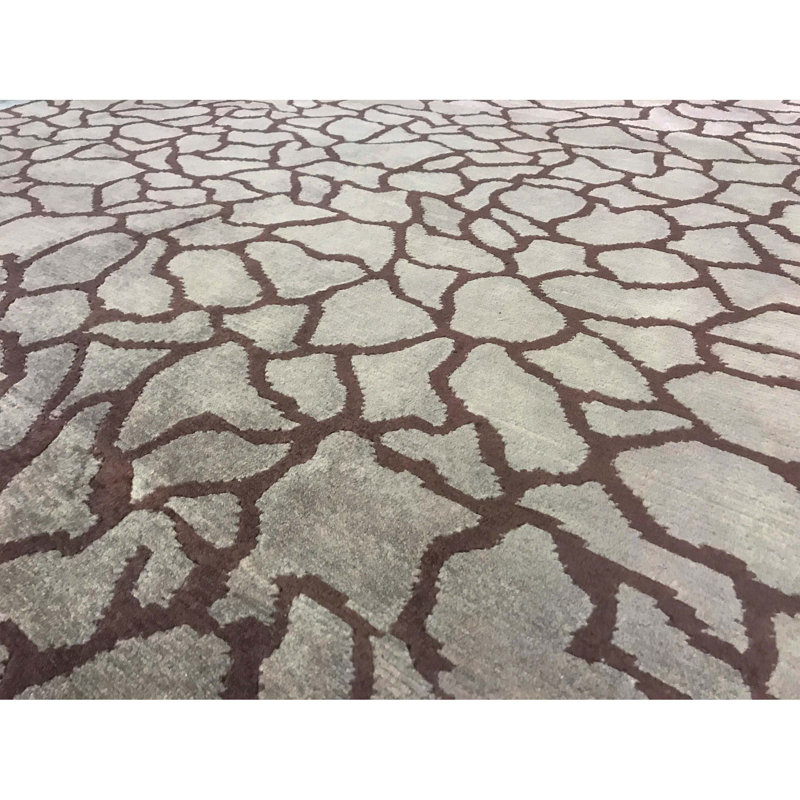 Hand-Knotted High-Quality Beige Area Rug