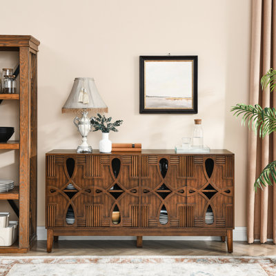 Buffet Mid-Century moderne en noyer. Armoire de rangement 60,5 po avec 4 portes et tablettes réglables pour divers espaces. Pour la cuisine, la salle à manger, le salon, la chambre à coucher, les portes de buffet d'entrée. Salle à manger.