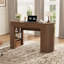 Bureau d'ordinateur de 55 po de style Mid-Century moderne avec prises intégrées et portes tambour et tablettes de rangement-129224005