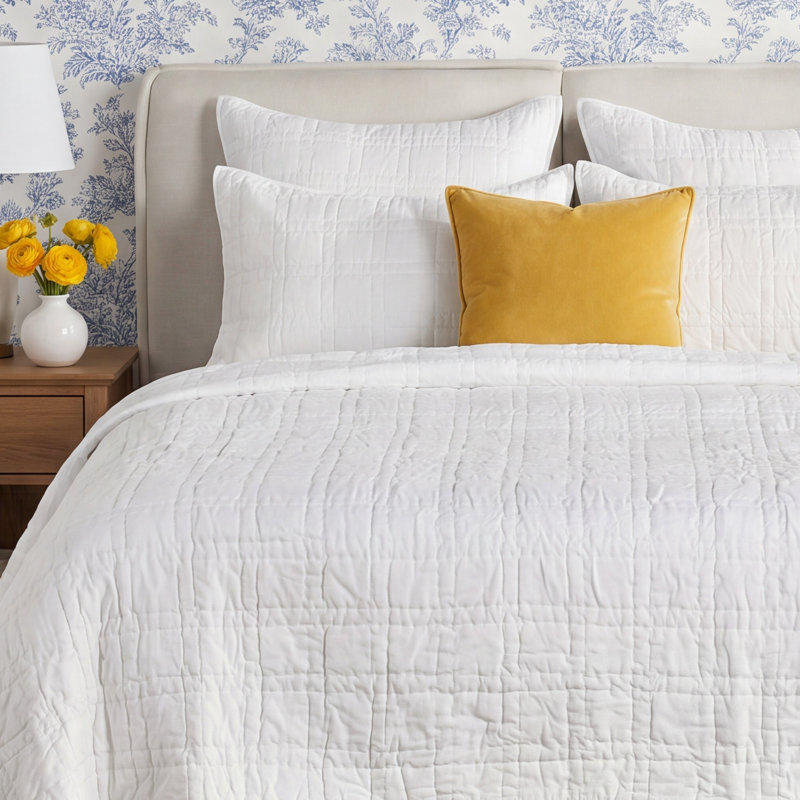 Hailee White Standard Cotton Modern & Contemporary Quilt, King