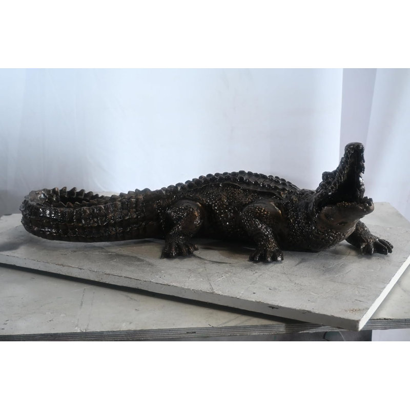 Décoration alligator en aluminium bronze à mâchoires ouvertes bronze foncé 31 po x 14 po x H 11 po