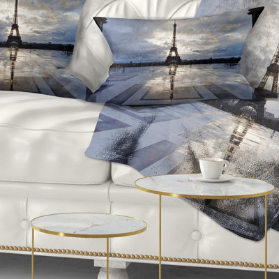 Coussin lombaire en tour de paris avec nuages reflection of paris