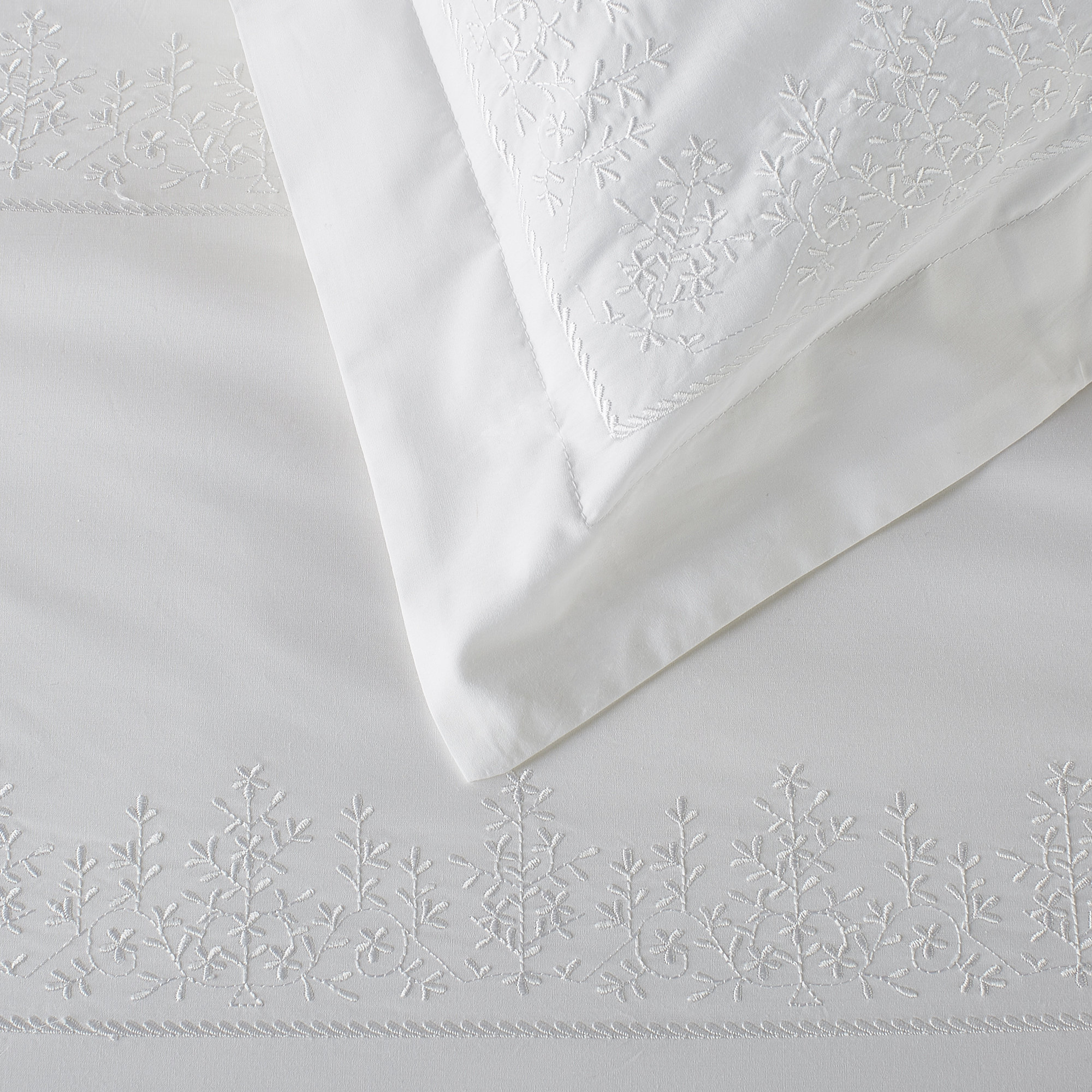 Azra Percale Duvet Cover Set, King Duvet Cover + 2 King Shams, White