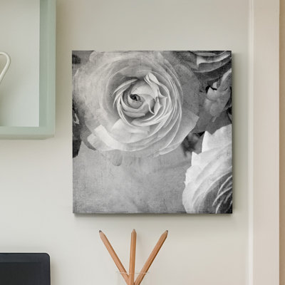 « dark renoncule iv »-reproduction de photo sur toile enroulée
