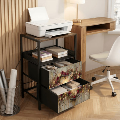 Table de chevet 2 tiroirs avec station de charge, table de chevet de chambre à coucher avec ports USB, tablette ouverte noire, table de chevet avec couronne florale en forme de cœur romantique, roses et roses rouges, impression douce
