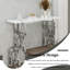 Console luxueuse de 55 pouces en faux marbre blanc et argent avec base géométrique en miroir en métal chromé