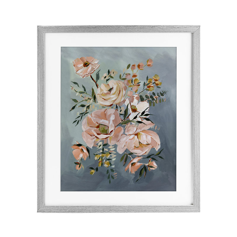 «Brushed Roses on Blue», impression par Annie Quigley, H 21 po x l 17 po, Cadre de ferme gris