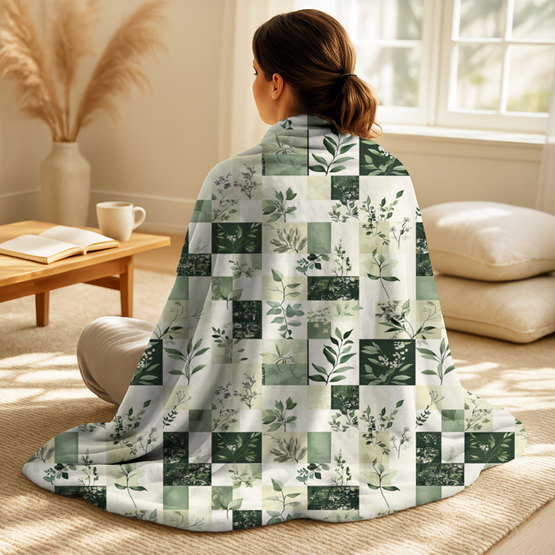 Courtepointe Meadows III - Patchwork Cozy