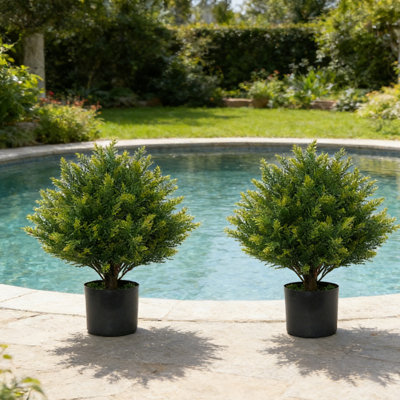 Topiaire en cèdre artificiel avec pots Faux cèdre réaliste Arbres de Noël Faux arbustes classés UV Plantes Everygreen pour porche extérieur, ensemble de 2