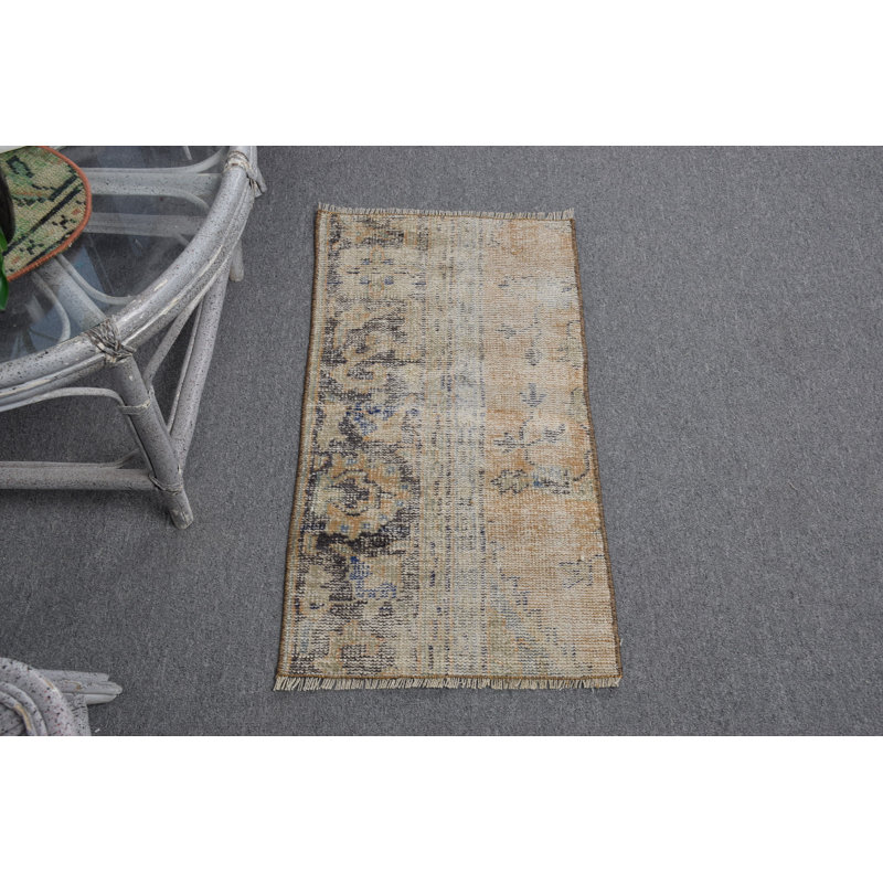 Tapis turc vintage rétro en orange: petit tapis antique polyvalent idéal pour l'entrée de porte ou le plancher