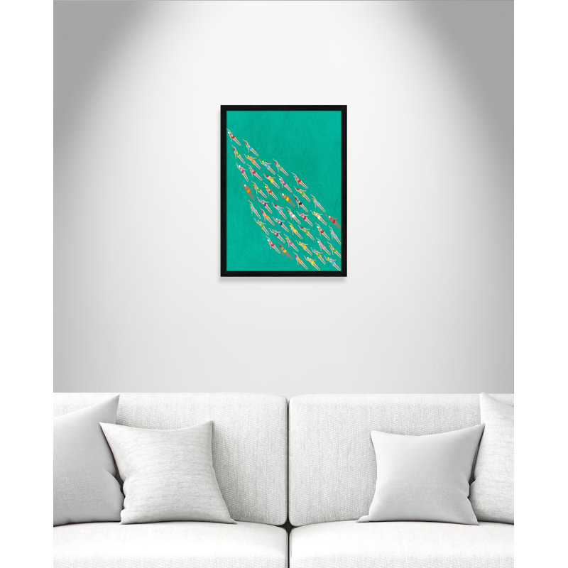 «Racing Swimmers Print» par WallChart, L 17 po x H 23 po, Grain de bois noir, Impression encadrée