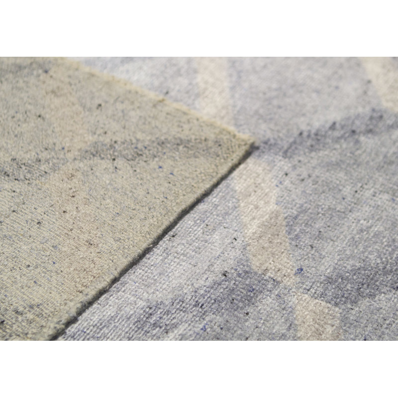 Geometric Area Rug in Gray