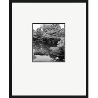 Serene Stream avec roches - photographie