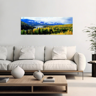 Vue panoramique d'un paysage, rivière Yukon, Alaska, États-Unis, art abstrait coloré et tranquille forêt d'automne